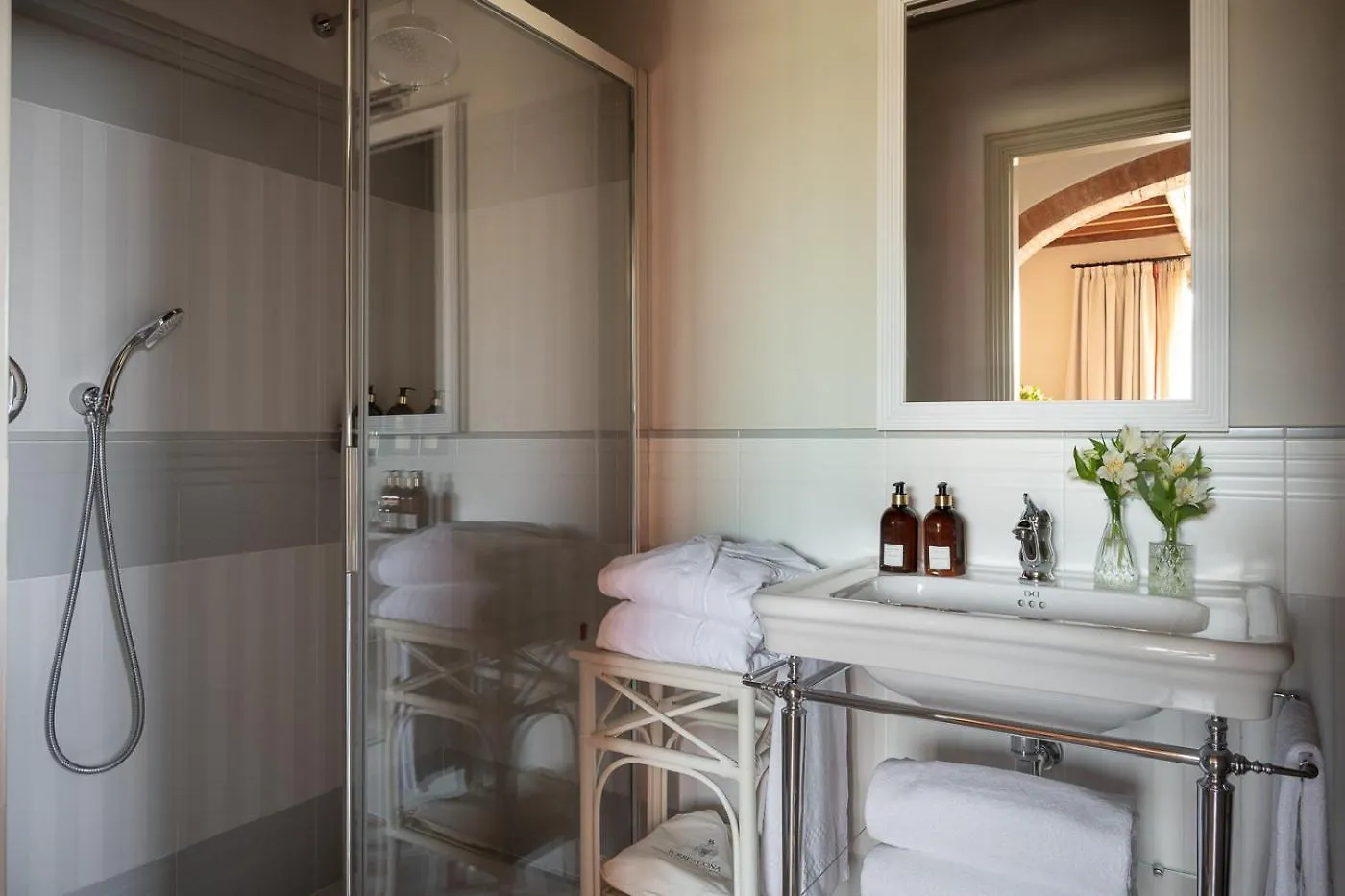 Hotel Torre a Cona Wine Estate San Donato in Collina 4*,  Italia
